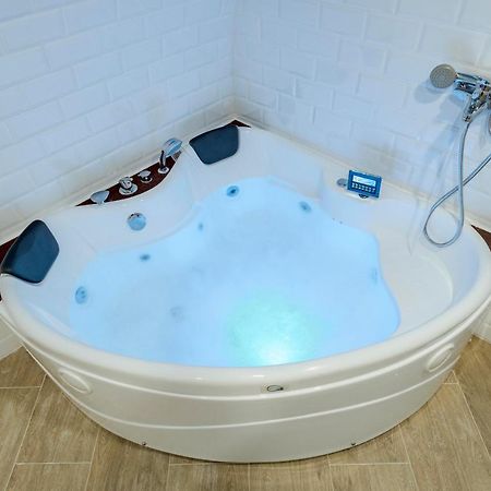 El Triangulo Del Arte - Jacuzzi Apartment มาดริด ภายนอก รูปภาพ