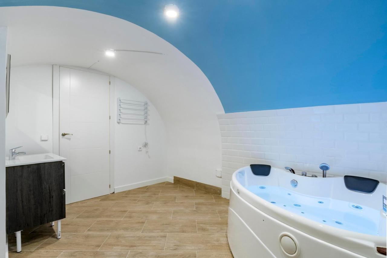 El Triangulo Del Arte - Jacuzzi Apartment มาดริด ภายนอก รูปภาพ