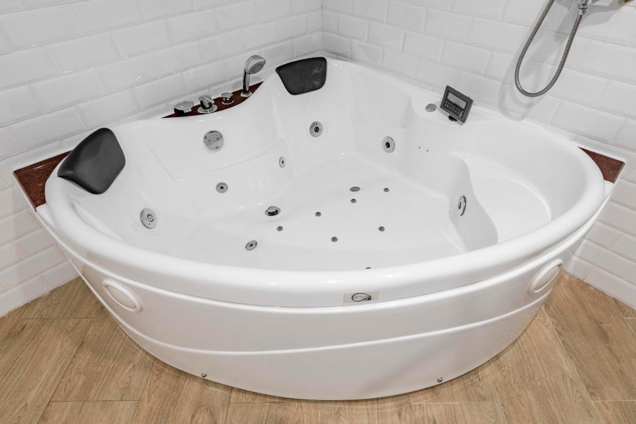 El Triangulo Del Arte - Jacuzzi Apartment มาดริด ภายนอก รูปภาพ