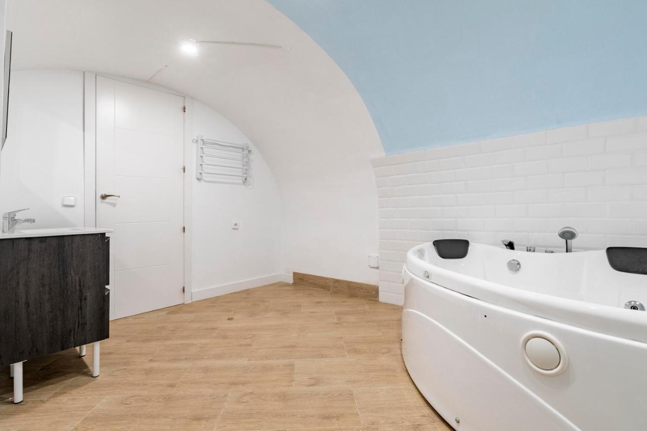 El Triangulo Del Arte - Jacuzzi Apartment มาดริด ภายนอก รูปภาพ